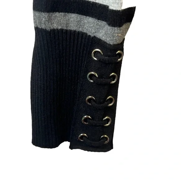 Ricki's Women's Sweater XL Stripes White Black Gray Red Long Sleeves - Picture 3 of 12